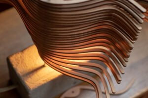 détail lampe bois - Architecte intérieure à Marseille - ad-design-archi.fr