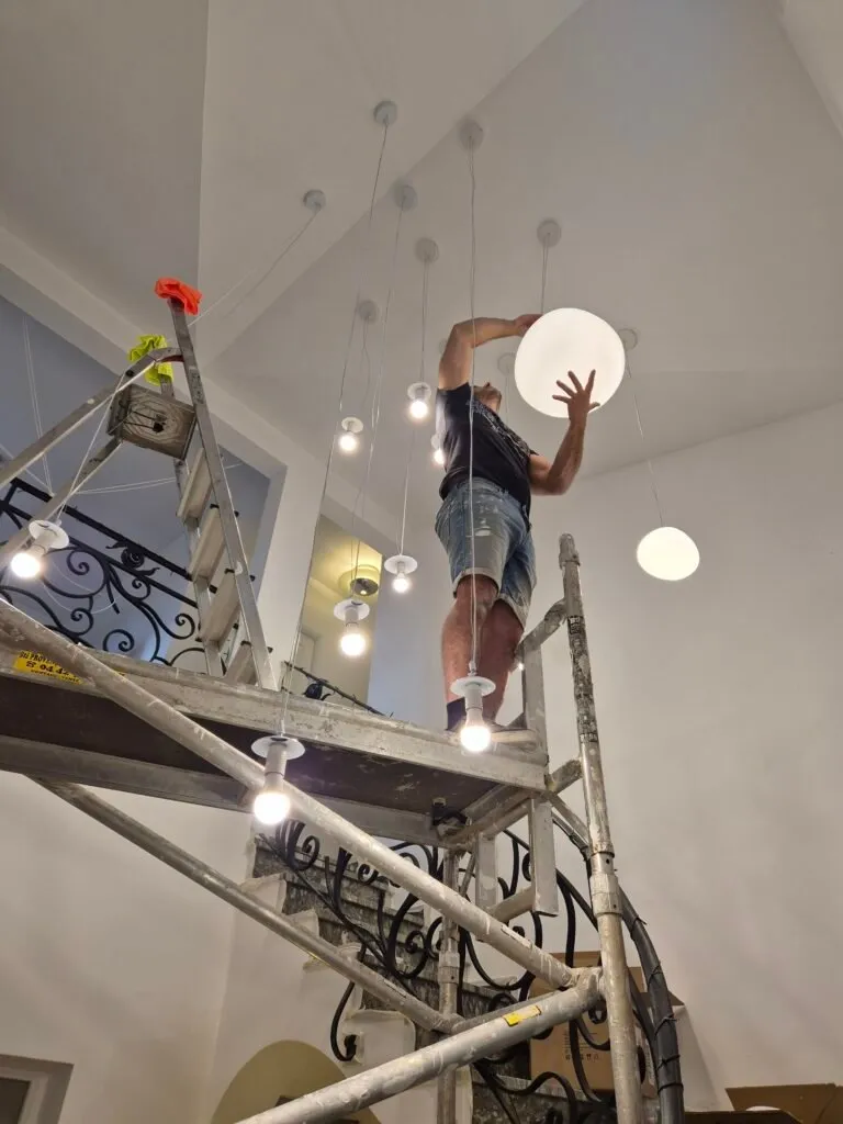 installation luminaires - Architecte intérieure à Marseille - ad-design-archi.fr